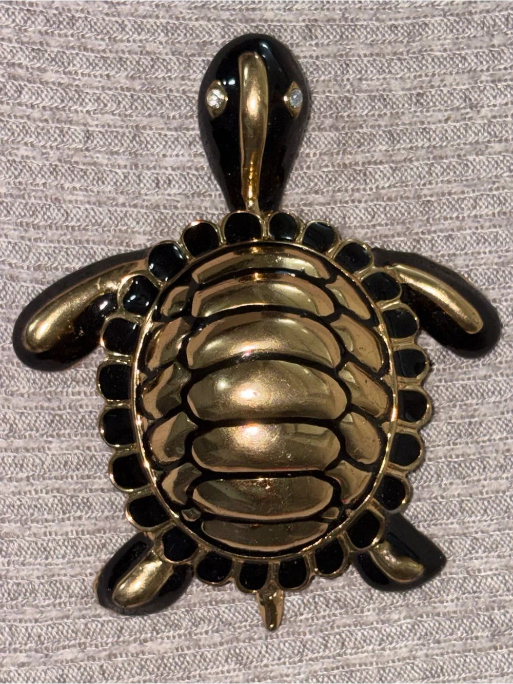 Vintage gold tone & black large turtle brooch w clear rhinestone eyes